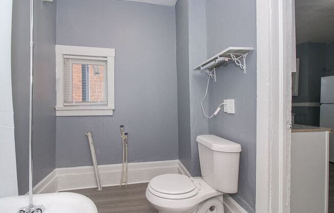 1470-1472 W 110 ST CLEVELAND, OH. 44102