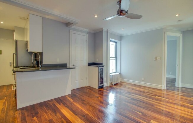 1590 Lexington Ave