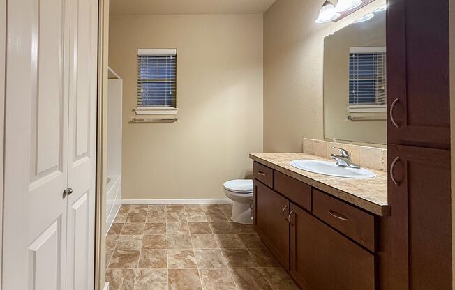 2 beds, 2 baths, 1,090 sqft, $1,600, Unit 501-05