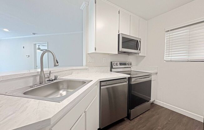 Modern 2BD/2BA Apartment in Peaceful Miramar Community