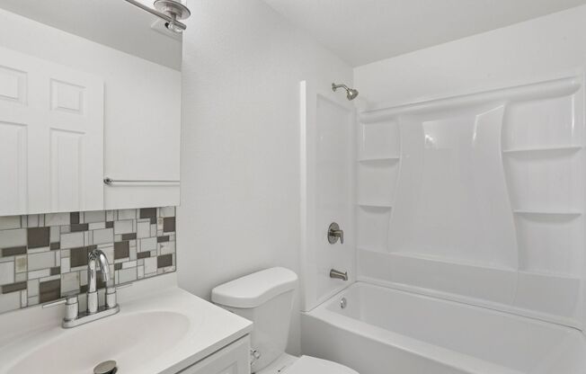 2 beds, 1 bath, 752 sqft, $1,525, Unit 224