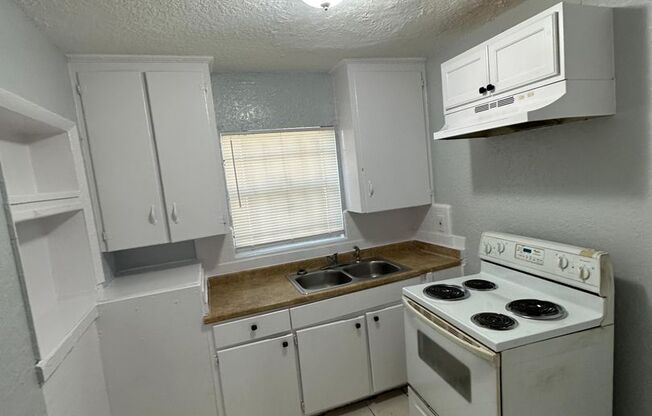 310/312 Acosta St