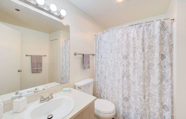 2 beds, 2 baths, 1,022 sqft, $2,605, Unit C 402