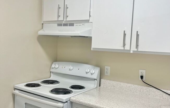 2 beds, 1 bath, 896 sqft, $1,895, Unit 101
