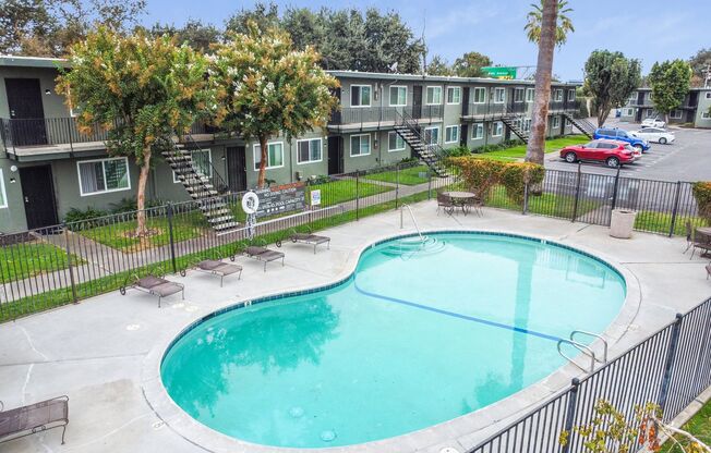 2 beds, 1 bath, 850 sqft, $1,675, Unit 9100-11