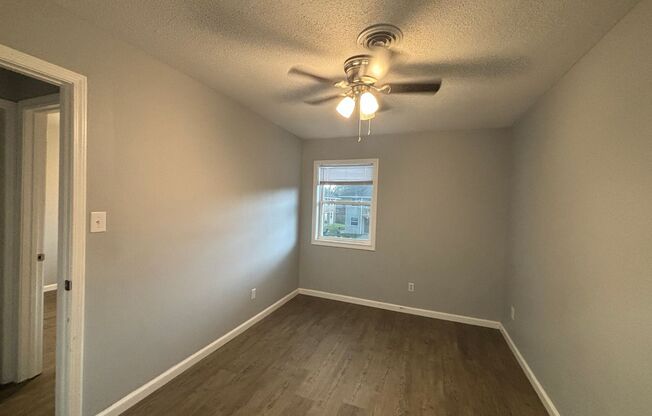 2 beds, 1 bath, $1,165