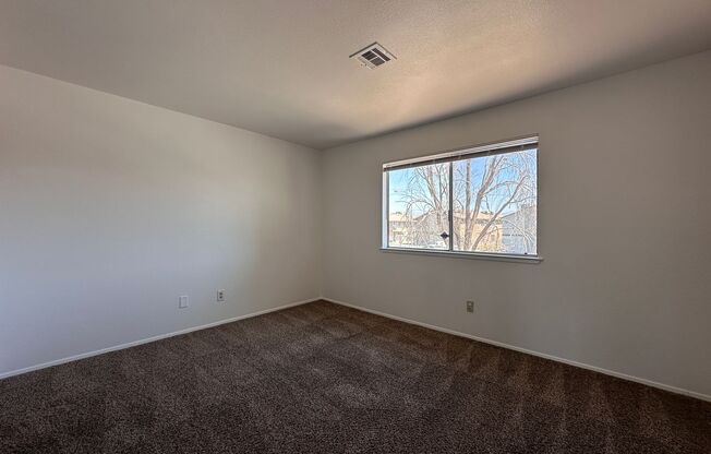 2 beds, 1.5 baths, $1,250, Unit # #B