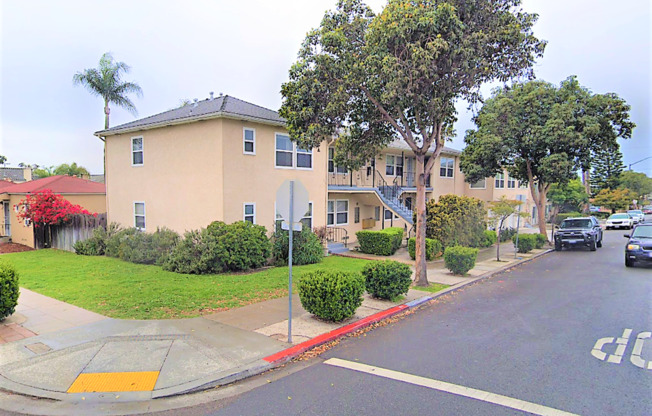 3073 Meade Ave Apartments