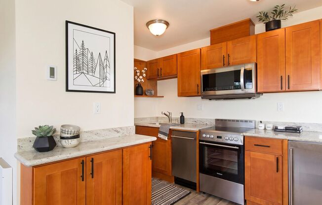 Back Nine Apartments - Located on the west slope of Queen Anne