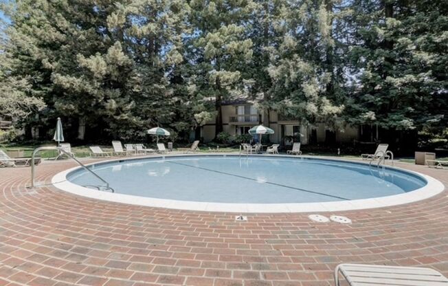 2 beds, 2 baths, $4,800, Unit #286