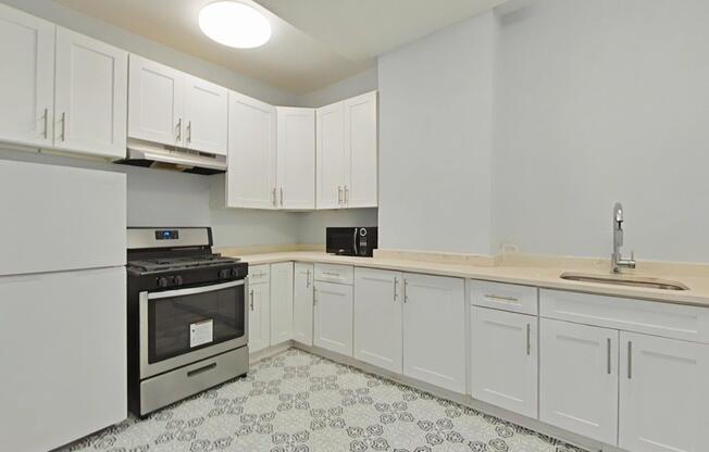 3 beds, 1.5 baths, 2,668 sqft, $2,700, Unit 1st Floor
