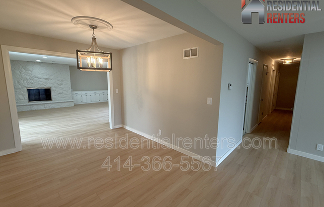 205 N 165 ST