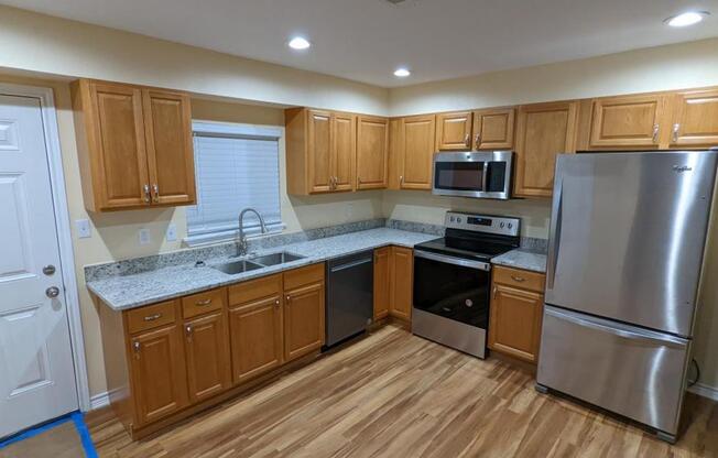 7251 RIMWOOD