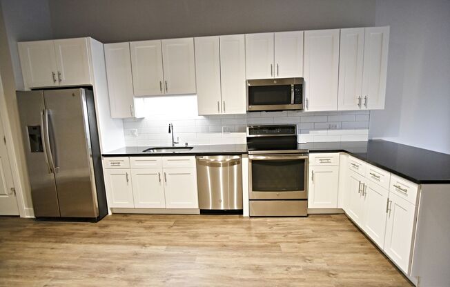 1 bed, 1 bath, 711 sqft, $3,000, Unit 3833-203