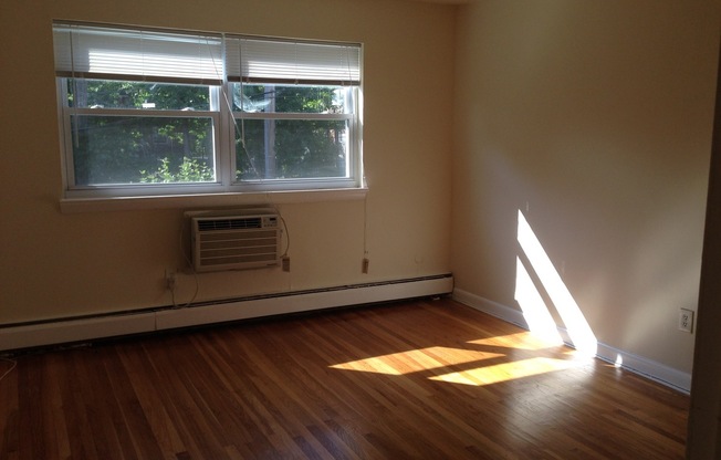 Ravenswood Apartments