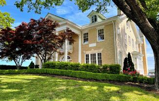 700 Mansion Circle