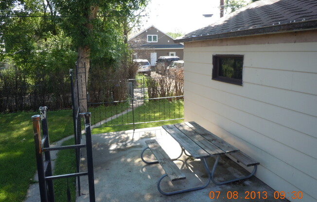 3 beds, 2 baths, $1,495