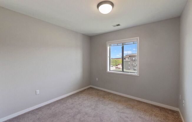 3 beds, 2 baths, 1,334 sqft, $1,500, Unit 116