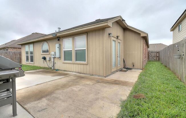 4 beds, 2 baths, $2,295