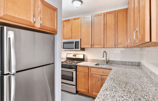 2 beds, 1 bath, 569 sqft, $2,300, Unit 6116-3E