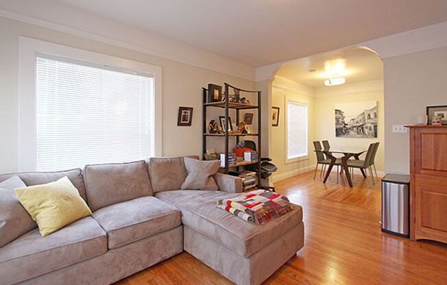 OPEN HOUSE: Sunday (6/8) 12:00pm-12:30pm. Spacious 1BR/1BA apartment with private entrance, Shared yard/Laundry(9 Whitney Street)