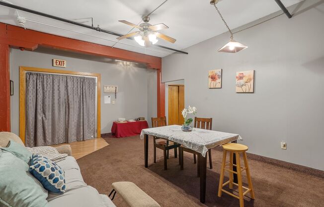 Funk &#39;N Waffles Apt