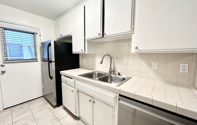 2 beds, 2 baths, $2,995, Unit 109