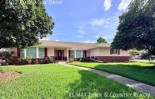 8602 AMBER OAK DR