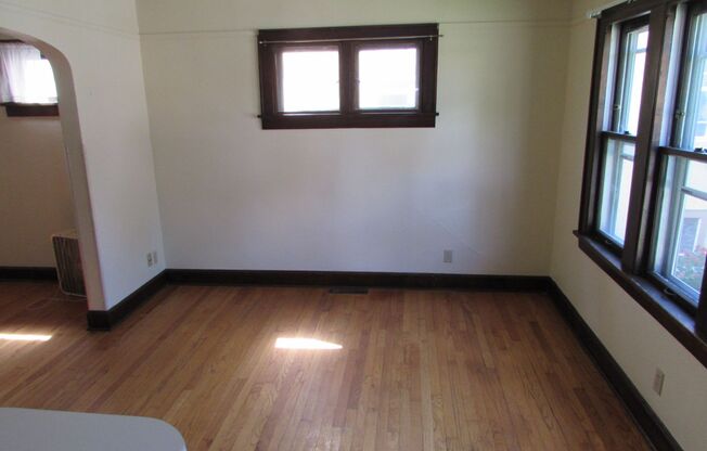Three Bedroom House Near Brittingham Park