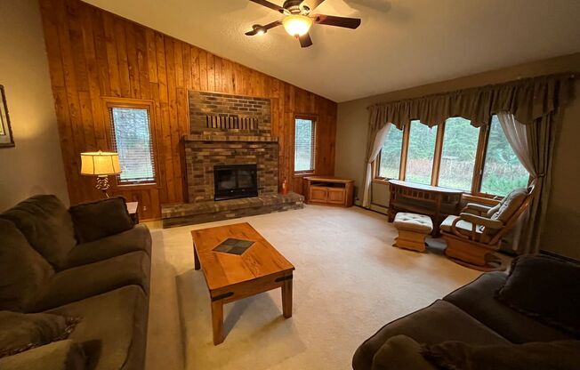 Beautiful Furnished 3 Bedroom/2 Bath Home In Carlton Sitting on 5 Acres! Available Immediately!