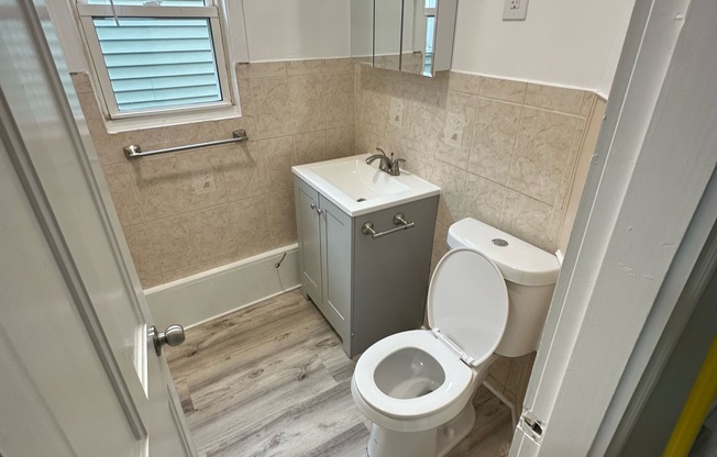 4 beds, 1 bath, $3,450, Unit 3
