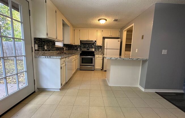 3 beds, 1 bath, $1,260