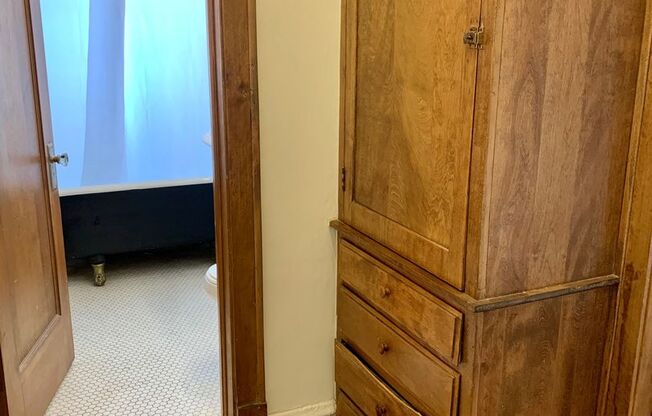 Studio, 1 bath, 500 sqft, $1,665, Unit 553-411