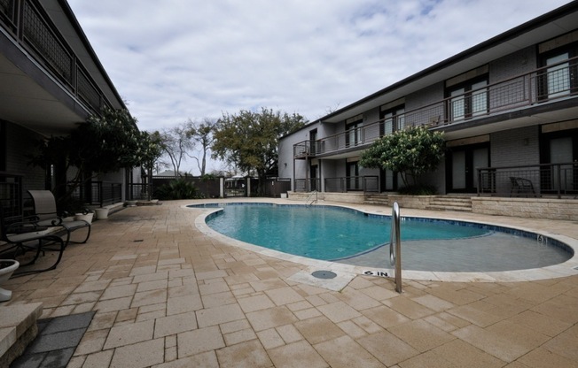 2 beds, 2 baths, $2,100, Unit Apt 402B