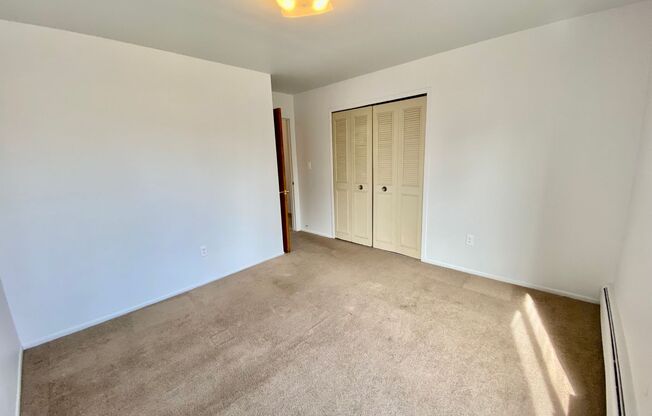 2 beds, 1 bath, 900 sqft, $1,295, Unit 21