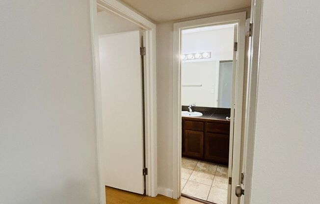 1 bed, 1 bath, 596 sqft, $1,299, Unit WIL-335