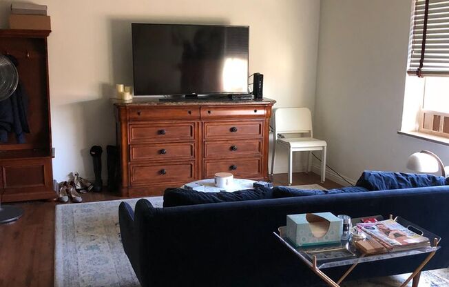 5604 Fifth Avenue-Claridge