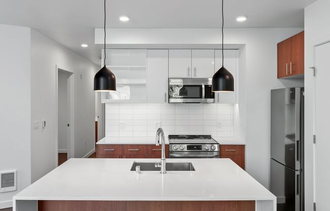 2 beds, 2 baths, 906 sqft, $3,495, Unit 401