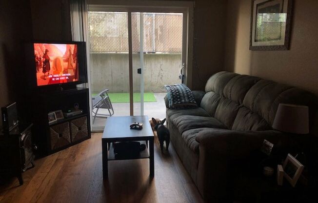 2 beds, 1 bath, 687 sqft, $2,095, Unit B104
