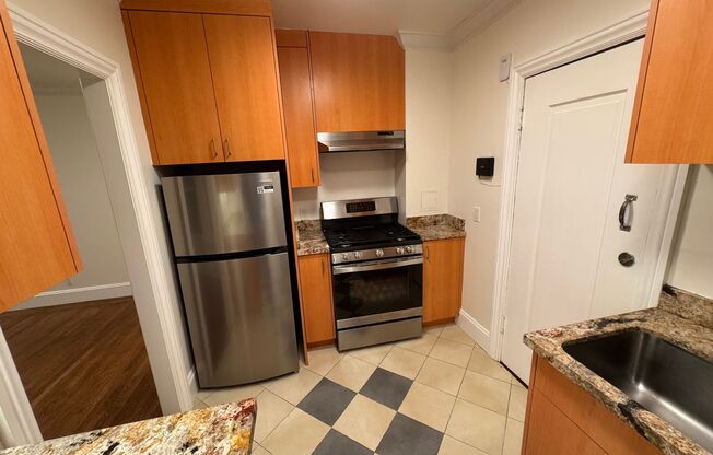 1 bed, 1 bath, $2,995, Unit 10