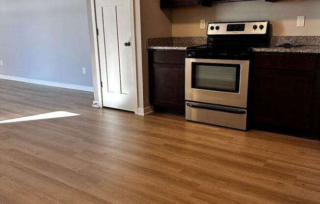 3 beds, 2 baths, 1,225 sqft, $1,749, Unit 305