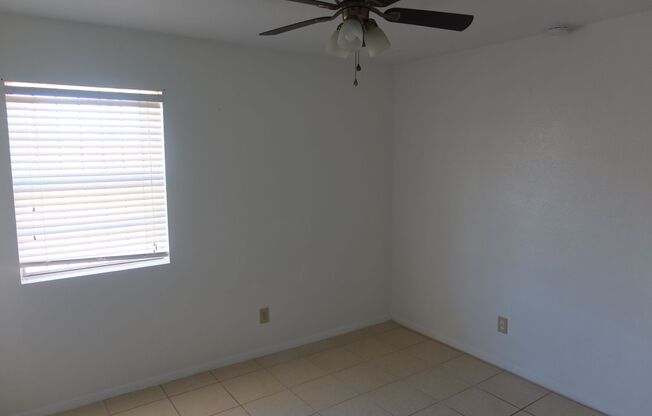 2 beds, 1 bath, $1,000