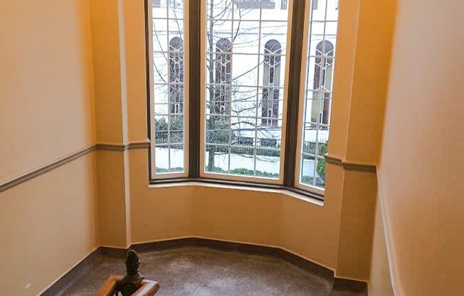 2 beds, 1 bath, 998 sqft, $2,695, Unit 306