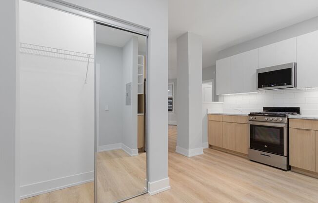 1 bed, 1 bath, 580 sqft, $1,750, Unit 220