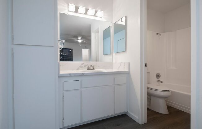 1 bed, 1 bath, 725 sqft, $1,995, Unit 32