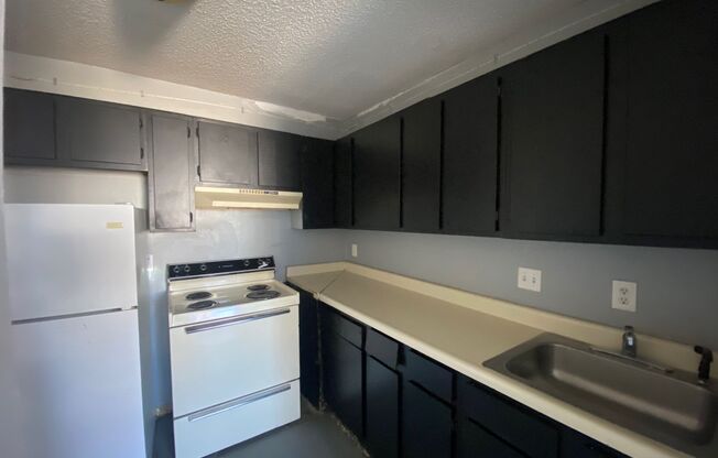 1 bed, 1 bath, $695, Unit 4