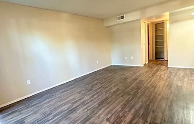 1 bed, 1 bath, 700 sqft, $1,500, Unit 87
