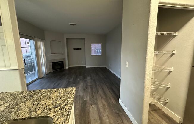 3 beds, 2 baths, $1,400, Unit # 1172