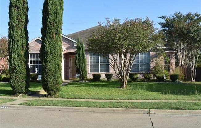 733 DANDELION DR