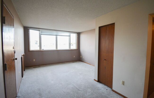 2 beds, 1 bath, $1,175, Unit #4